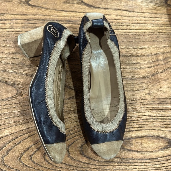 CHANEL LEATHER BALLERINA HEELS BLACK AND BROWN SIZE 37 ITALY - Picture 5 of 8